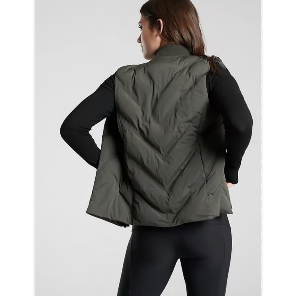 Athleta Inlet Vest Arbor Olive Green Size M water repellent fill goose down‎ - Picture 2 of 9
